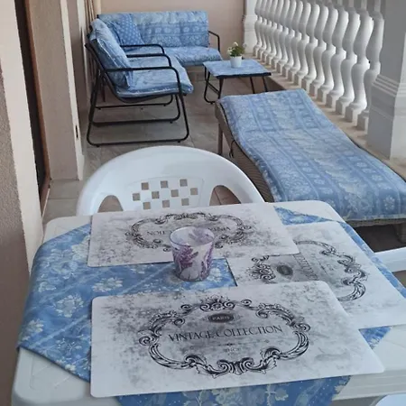 شقة Feniks